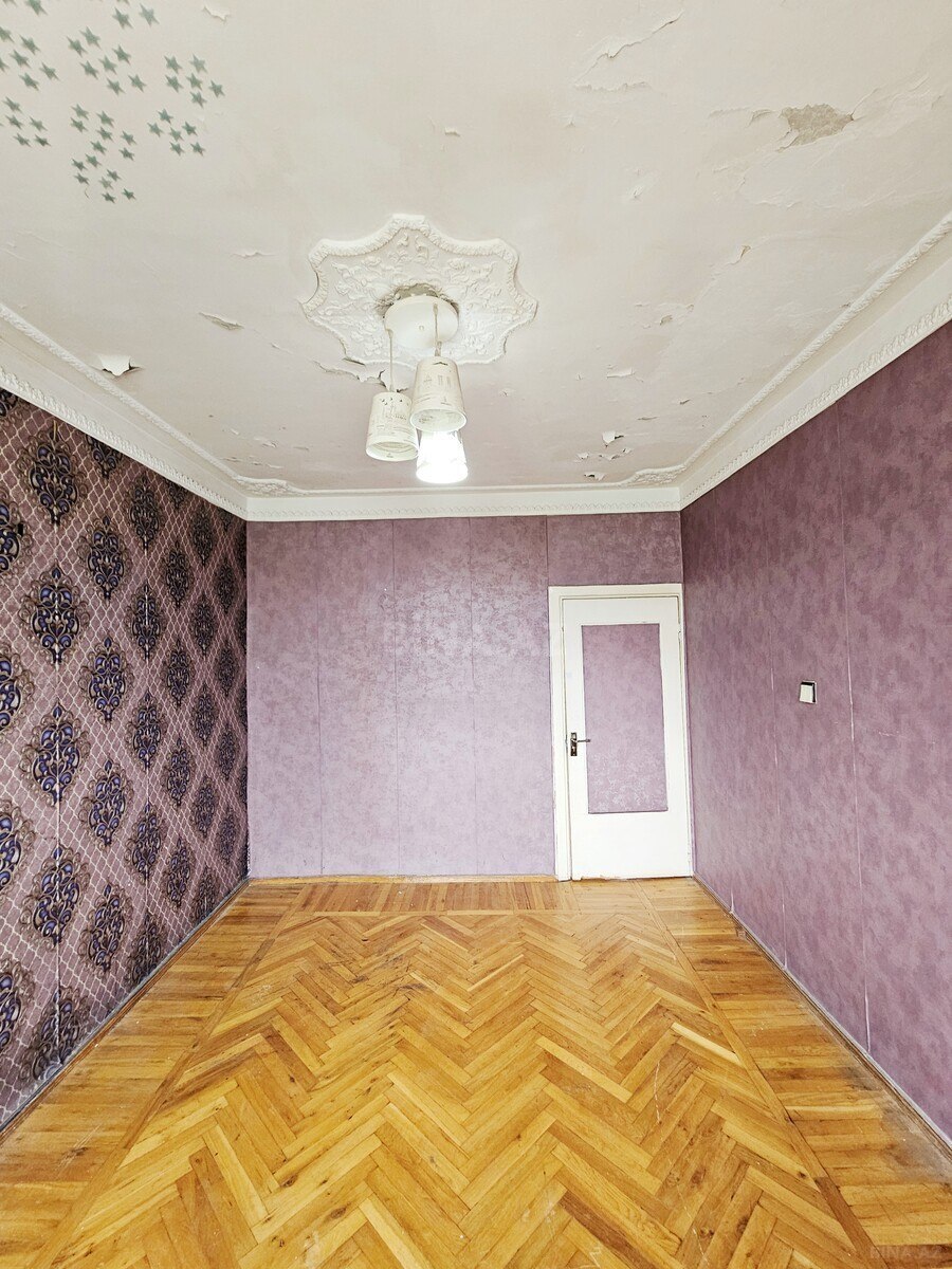 3 otaqlı Köhnə tikili, Neftçilər m., Bakı