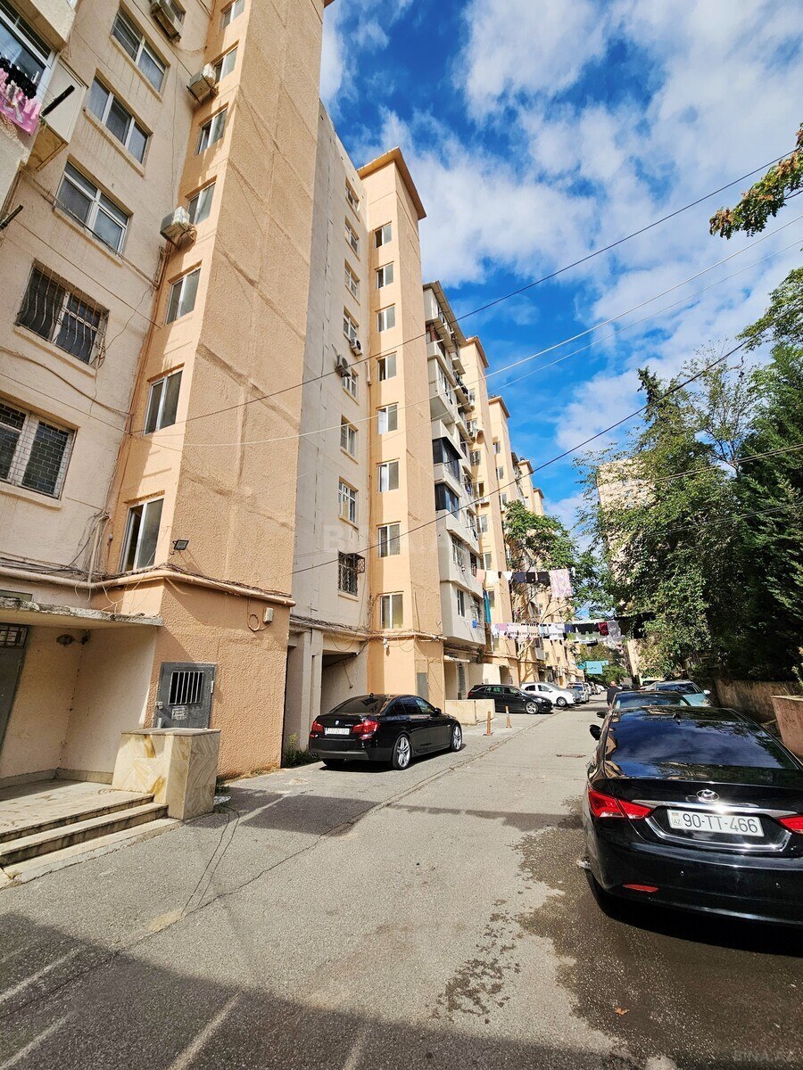 3 otaqlı Köhnə tikili, Neftçilər m., Bakı