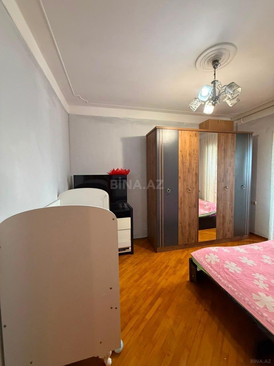 3 otaqlı Köhnə tikili, Yeni Günəşli q., Bakı