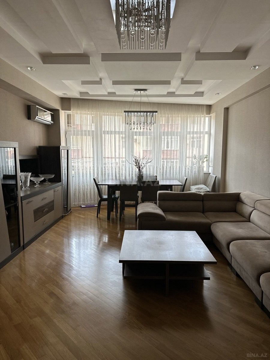 3 otaqlı Yeni tikili, Şah İsmayıl Xətai m., Bakı