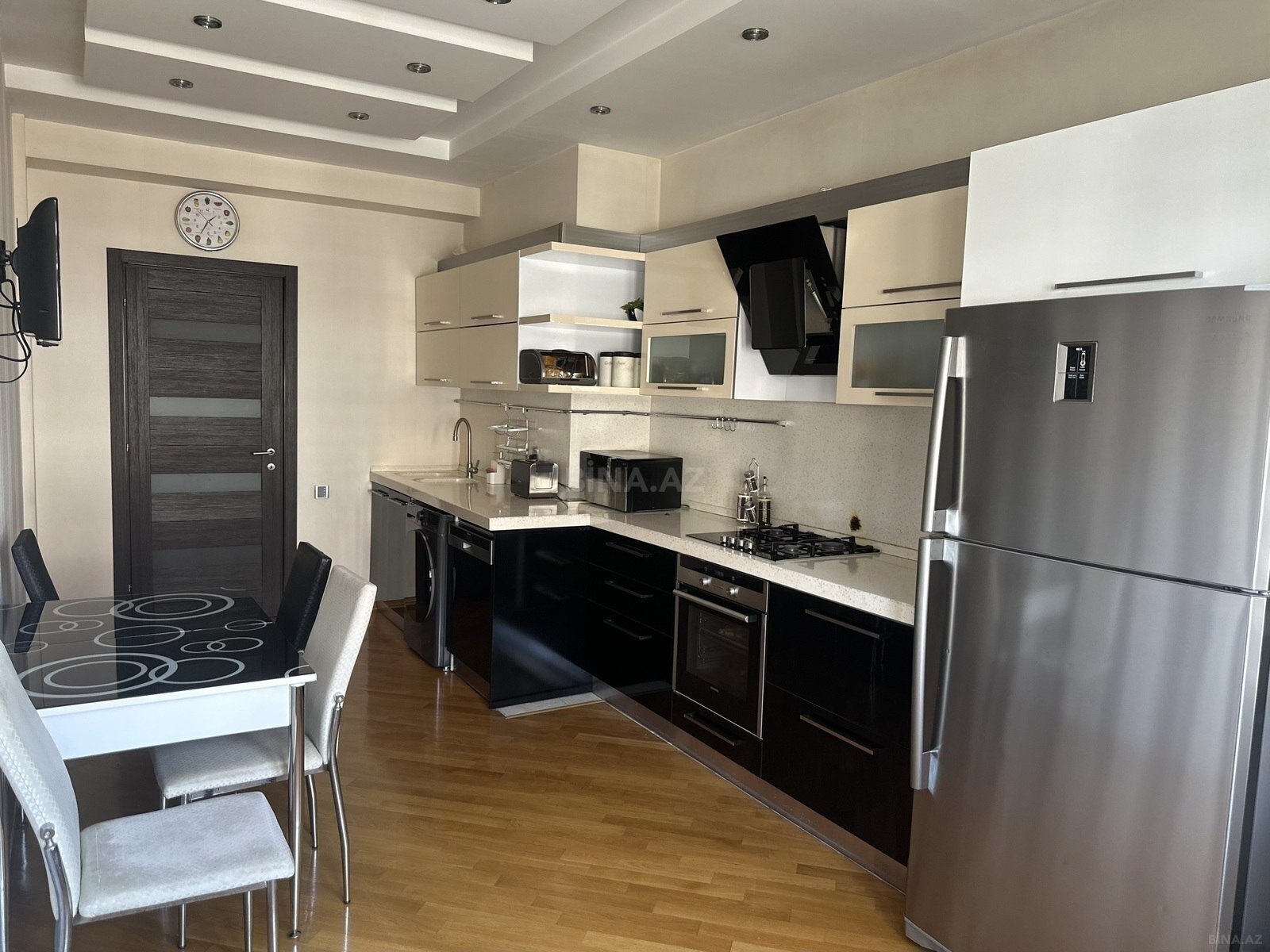 3 otaqlı Yeni tikili, Şah İsmayıl Xətai m., Bakı