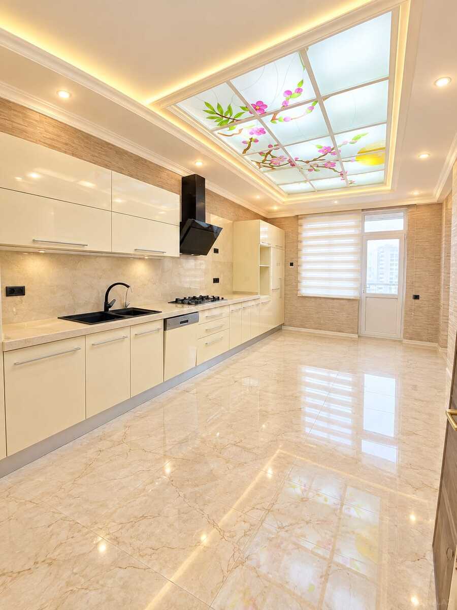 5 otaqlı Yeni tikili, 28 May m., Bakı