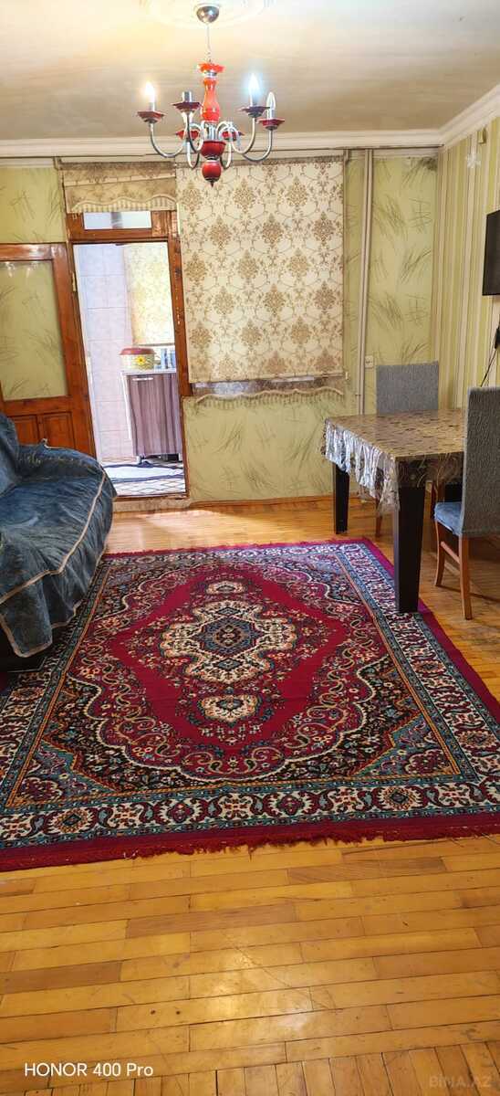 4 otaqlı Köhnə tikili, Qara Qarayev m., Bakı