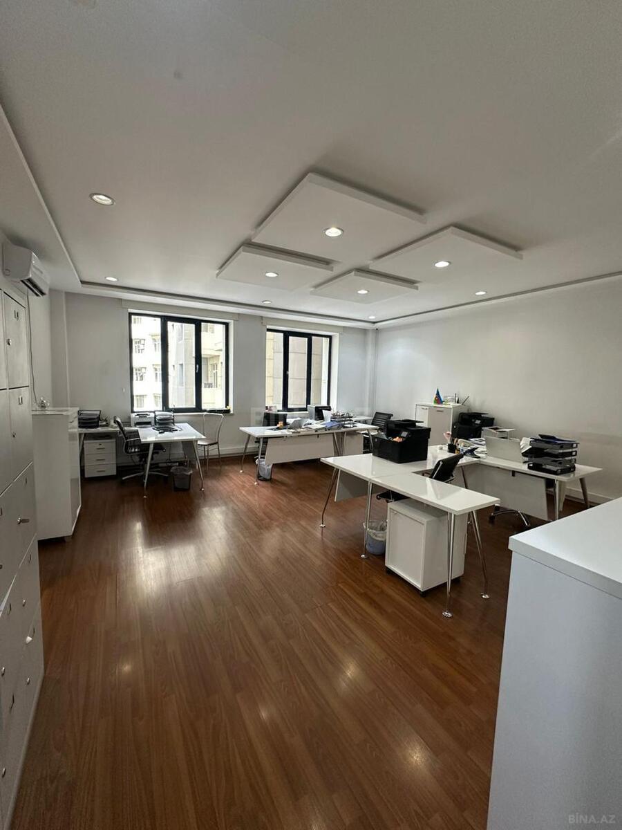 11 otaqlı Ofis, Nizami m., Bakı