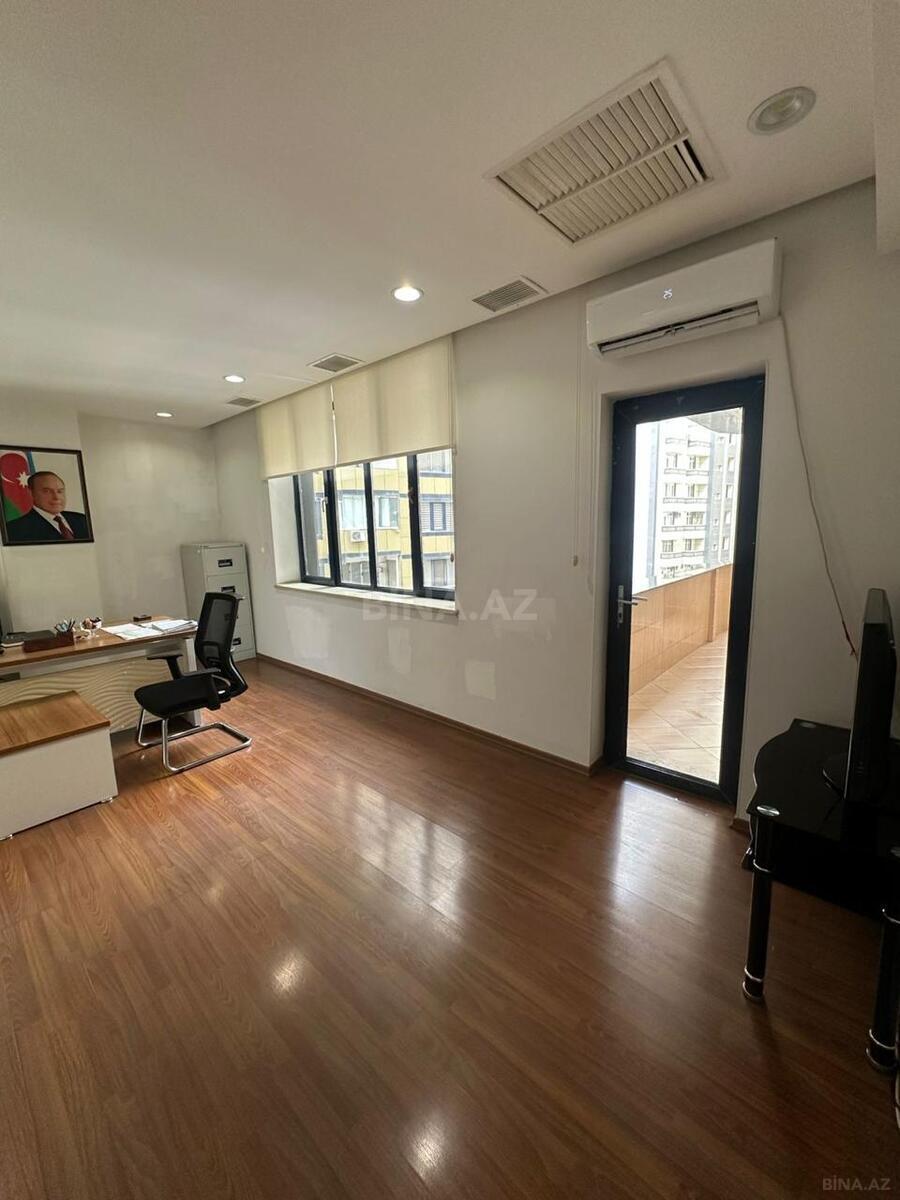 11 otaqlı Ofis, Nizami m., Bakı