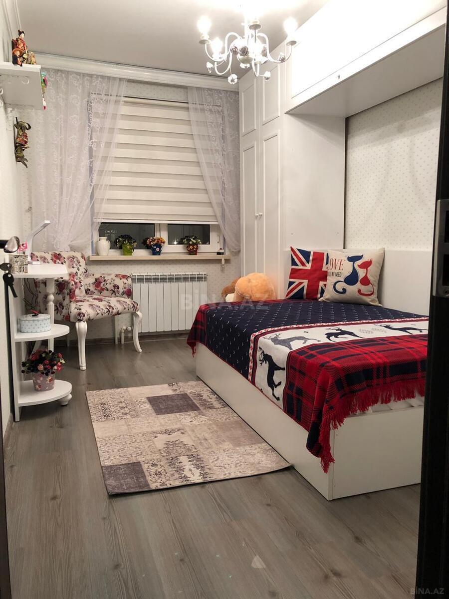 3 otaqlı Köhnə tikili, Xalqlar Dostluğu m., Bakı
