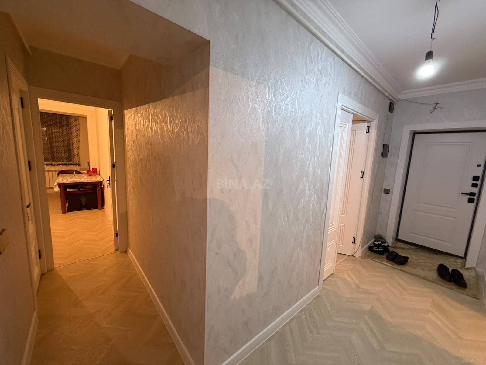 3 otaqlı Köhnə tikili, Xalqlar Dostluğu m., Bakı