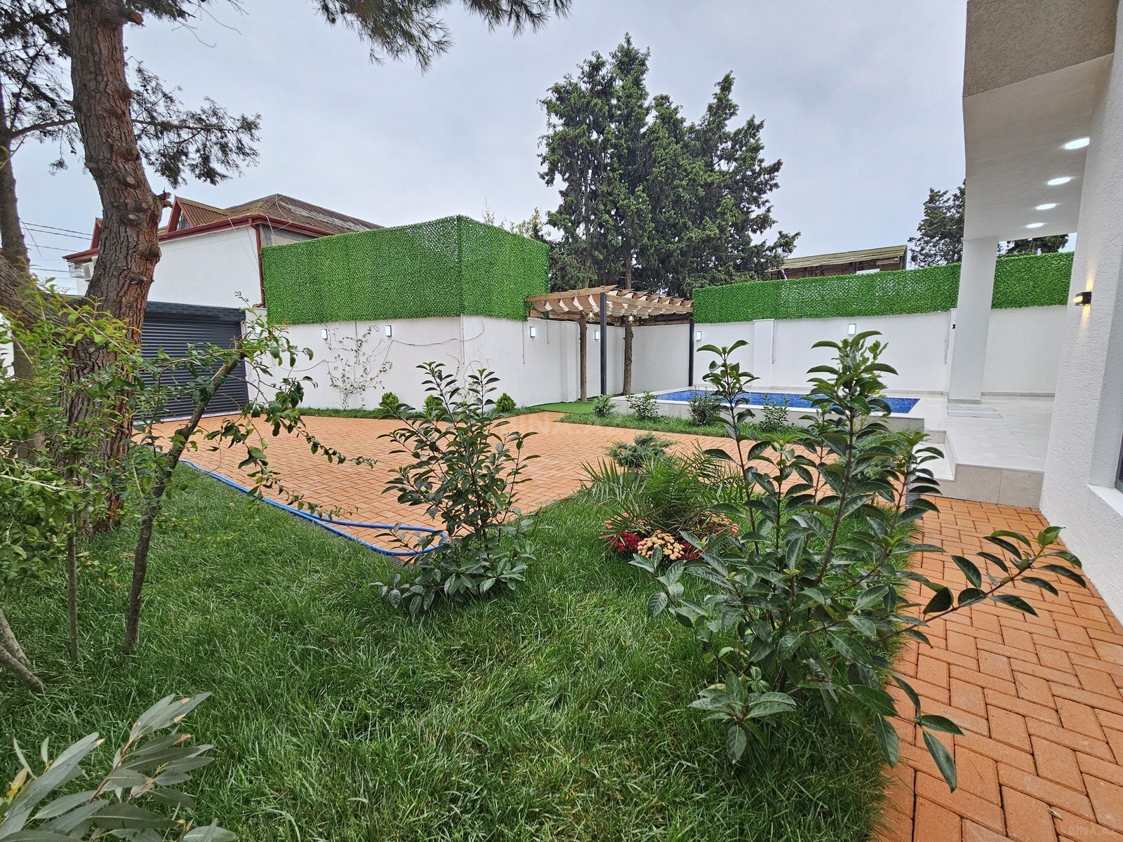 4 otaqlı Həyət evi/Bağ evi, Şüvəlan q., Bakı