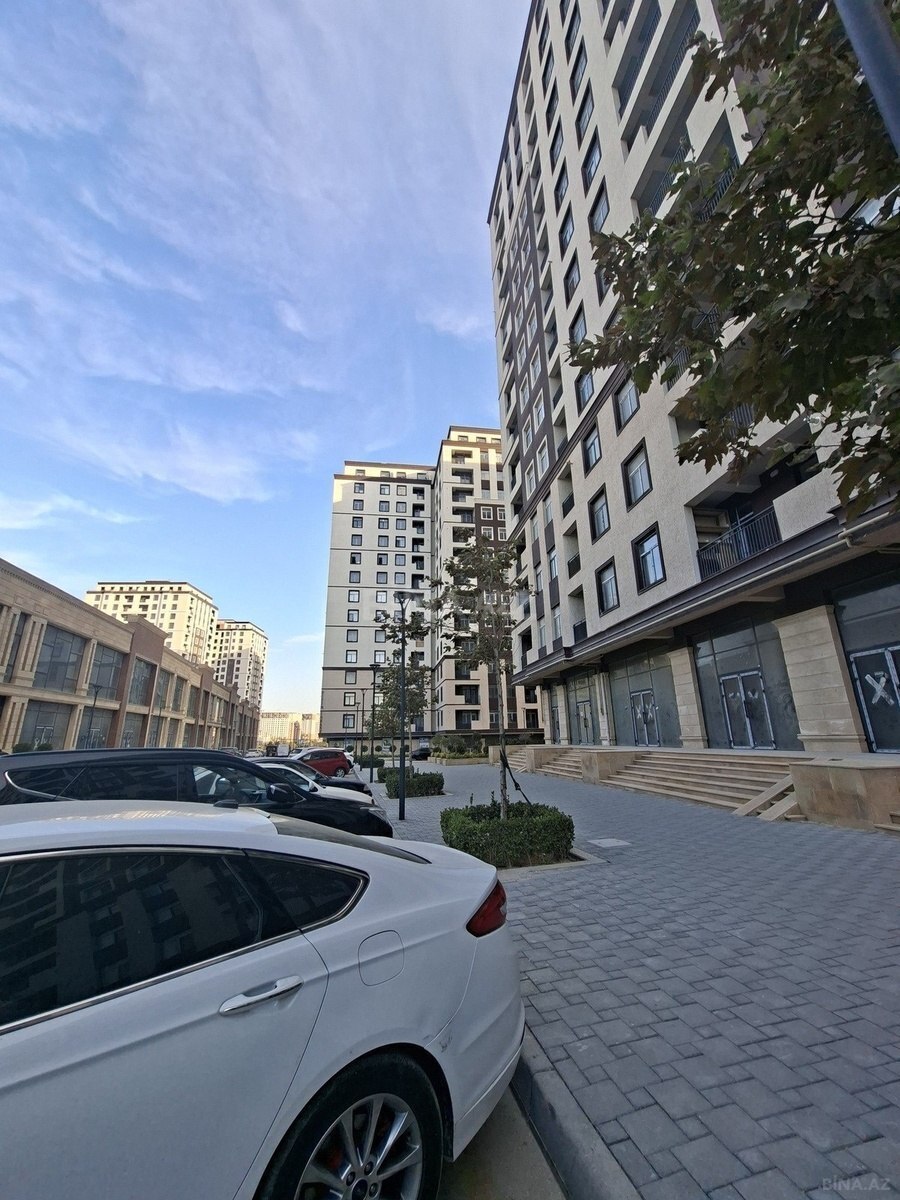 3 otaqlı Yeni tikili, Xırdalan