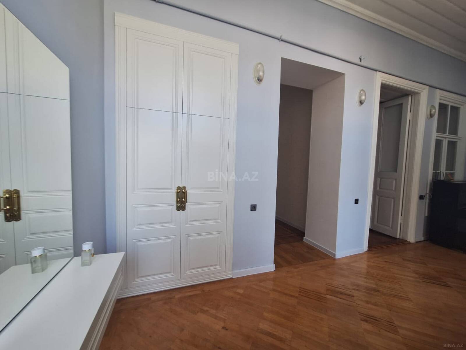 2 otaqlı Köhnə tikili, Sahil m., Bakı