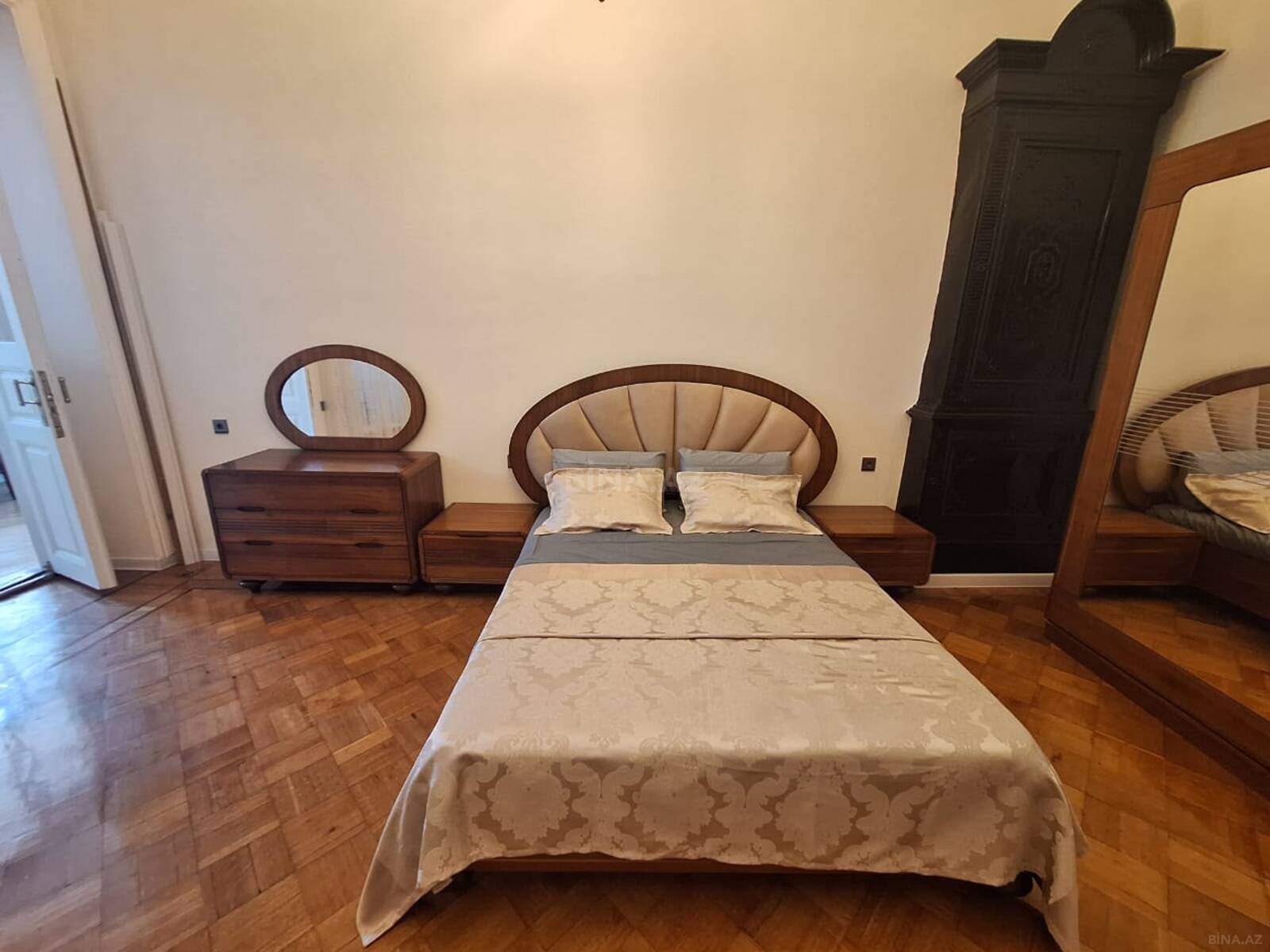 2 otaqlı Köhnə tikili, Sahil m., Bakı
