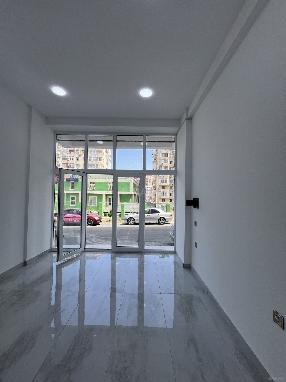 Obyekt İnşaatçılar m., Bakı