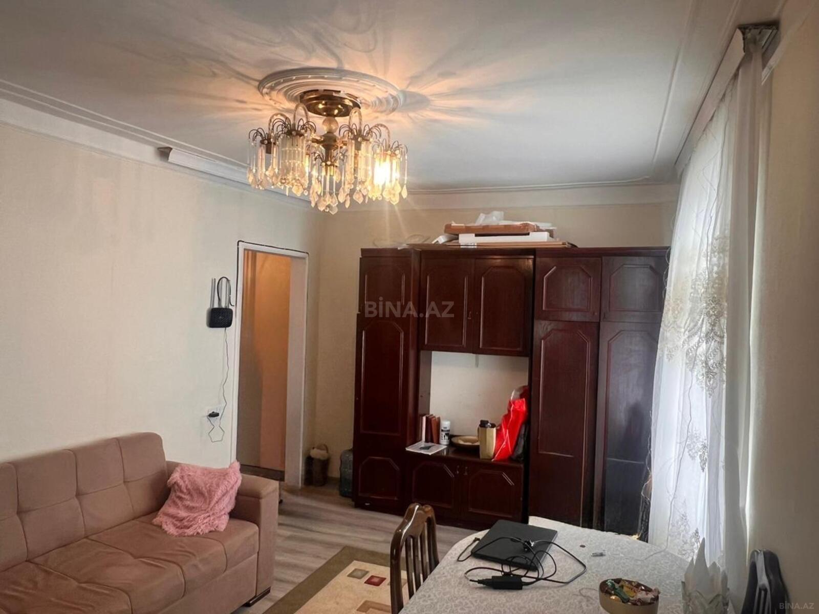 1 otaqlı Köhnə tikili, Elmlər Akademiyası m., Bakı