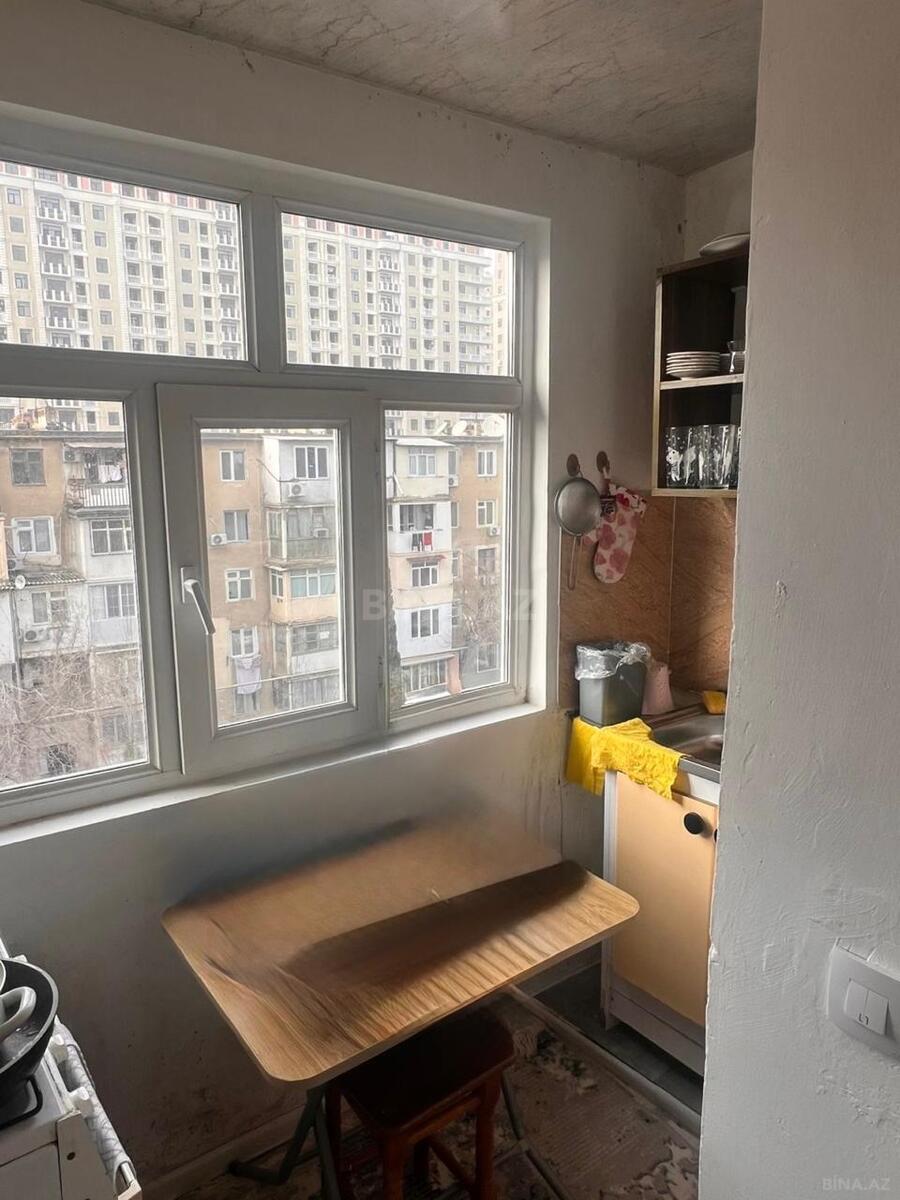1 otaqlı Köhnə tikili, Elmlər Akademiyası m., Bakı