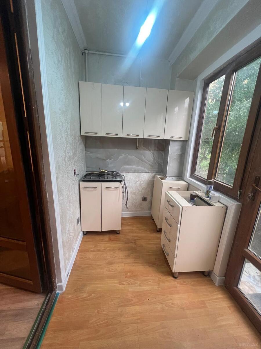 3 otaqlı Köhnə tikili, Həzi Aslanov m., Bakı