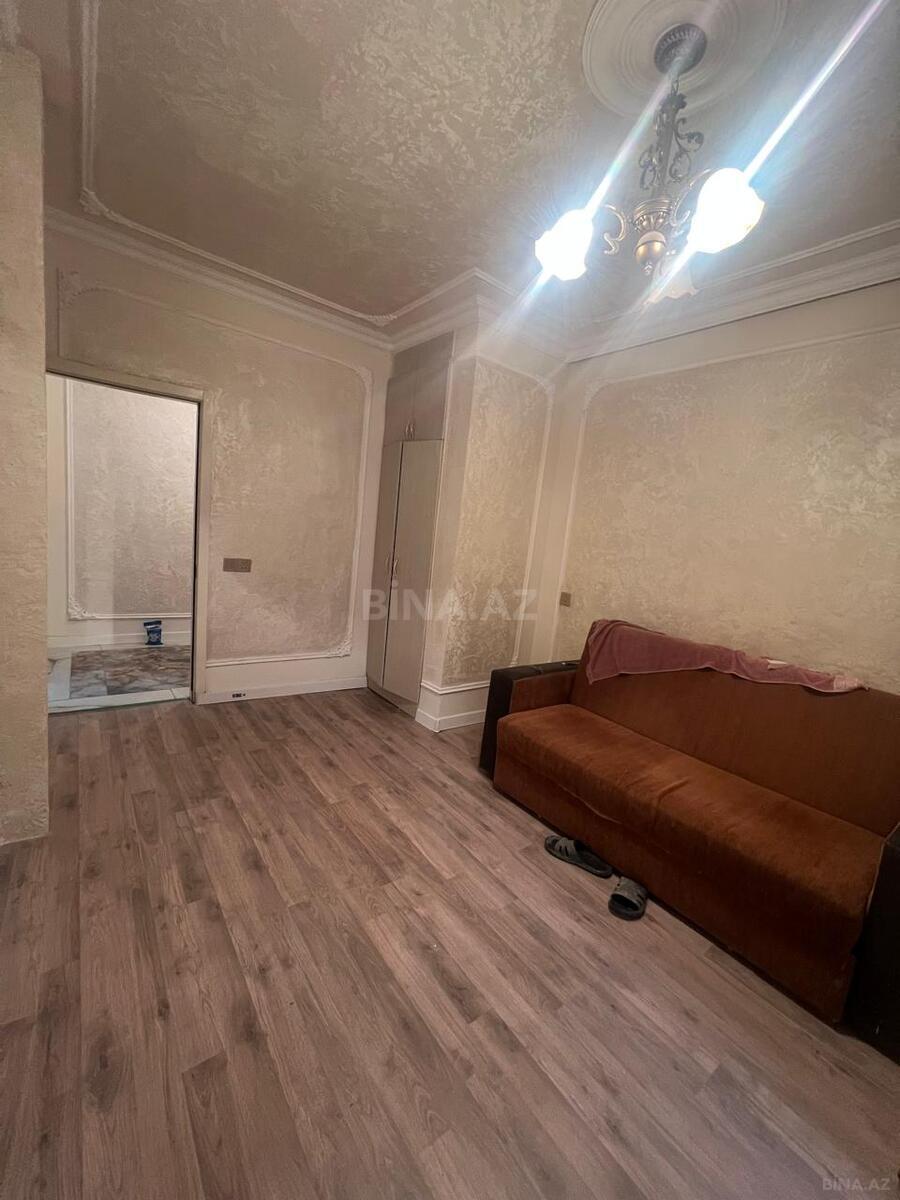 3 otaqlı Köhnə tikili, Həzi Aslanov m., Bakı