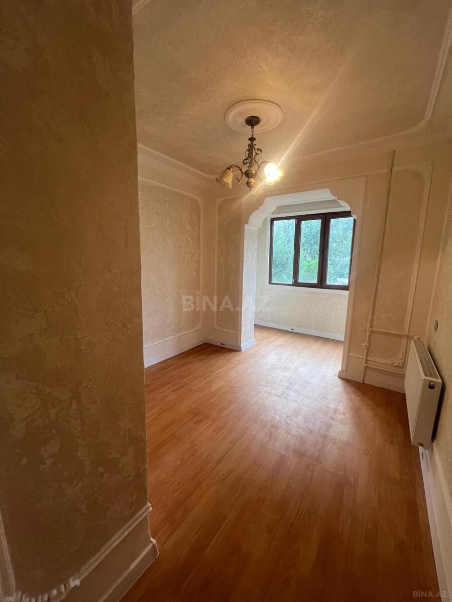 3 otaqlı Köhnə tikili, Həzi Aslanov m., Bakı