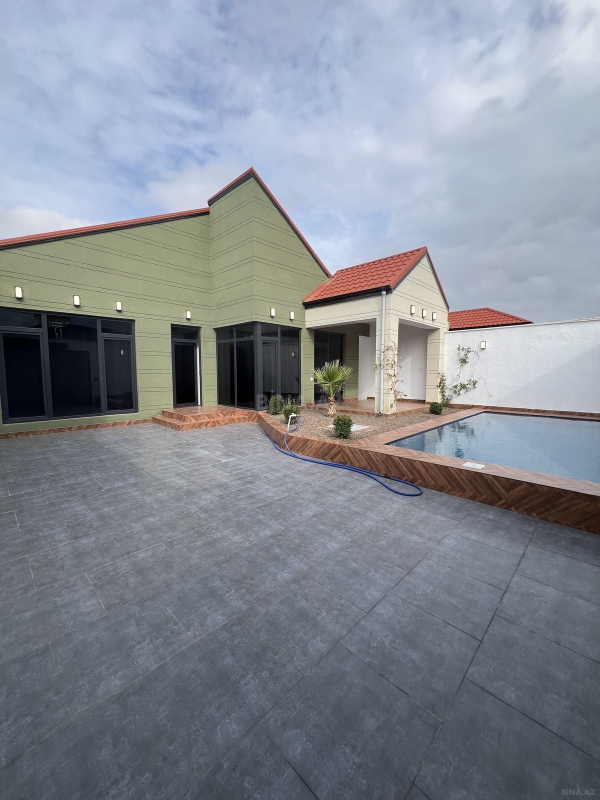 4 otaqlı Həyət evi/Bağ evi, Şüvəlan q., Bakı