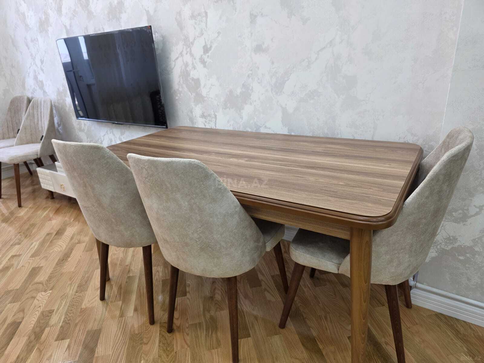3 otaqlı Yeni tikili, Xırdalan