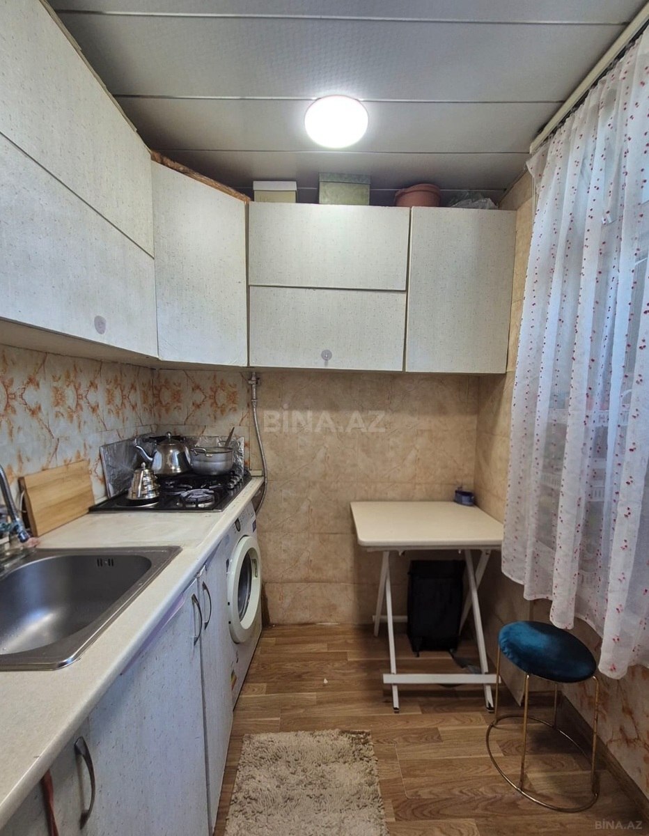 2 otaqlı Köhnə tikili, Elmlər Akademiyası m., Bakı
