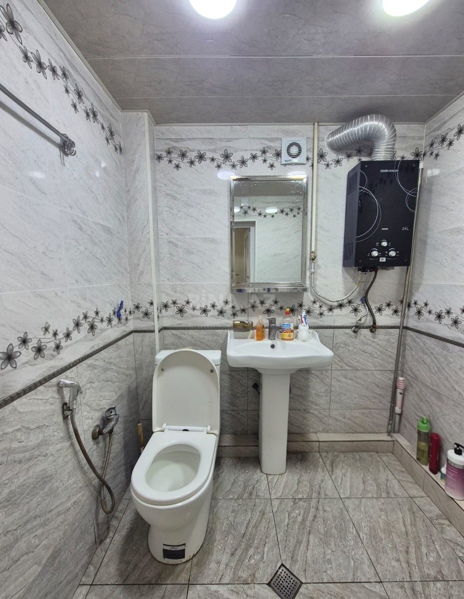 2 otaqlı Köhnə tikili, Elmlər Akademiyası m., Bakı