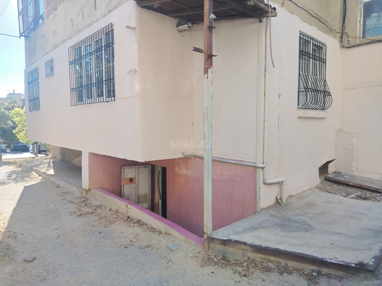 3 otaqlı Köhnə tikili, Həzi Aslanov m., Bakı