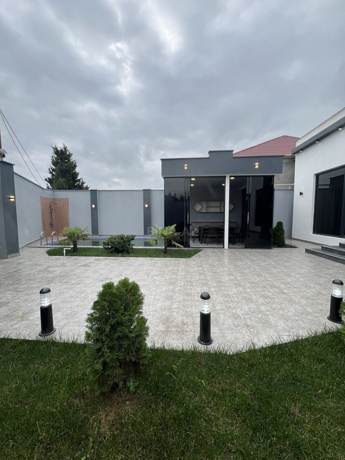 4 otaqlı Həyət evi/Bağ evi, Şüvəlan q., Bakı