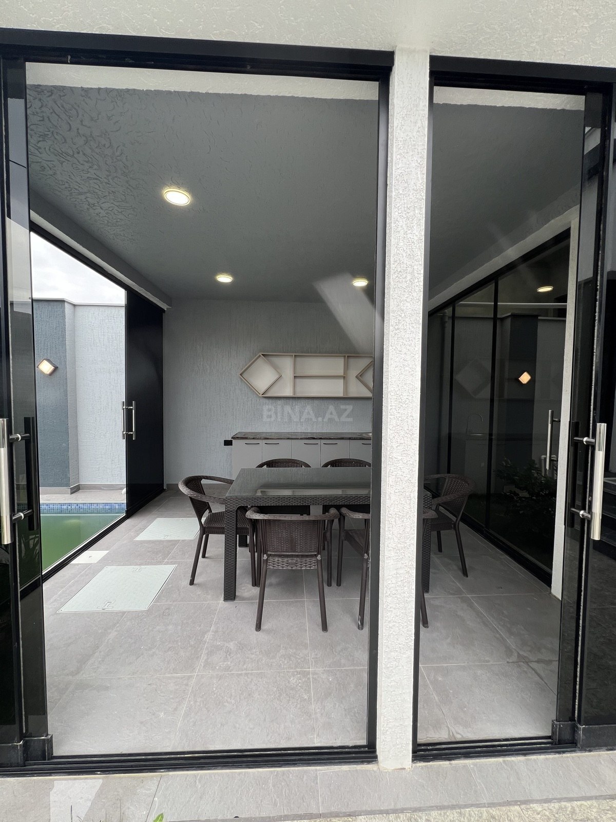 4 otaqlı Həyət evi/Bağ evi, Şüvəlan q., Bakı