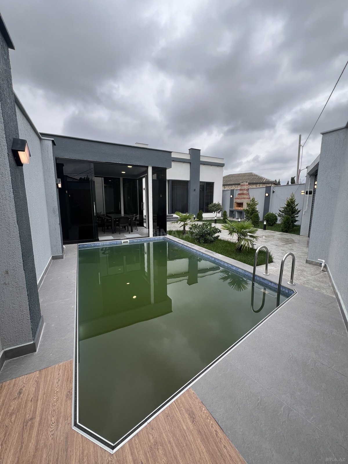4 otaqlı Həyət evi/Bağ evi, Şüvəlan q., Bakı