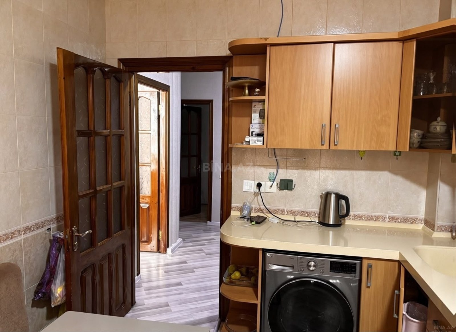 4 otaqlı Yeni tikili, Xalqlar Dostluğu m., Bakı