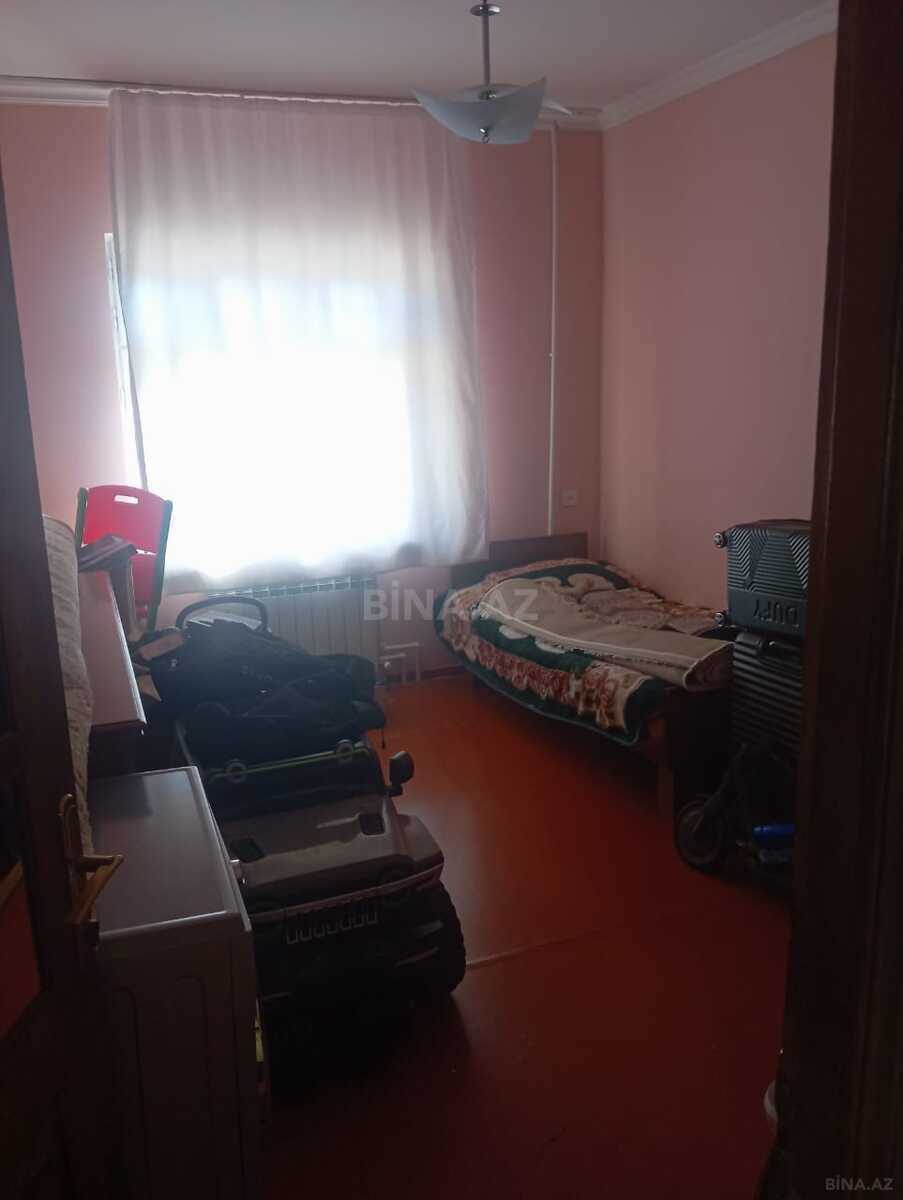 4 otaqlı Köhnə tikili, Xalqlar Dostluğu m., Bakı
