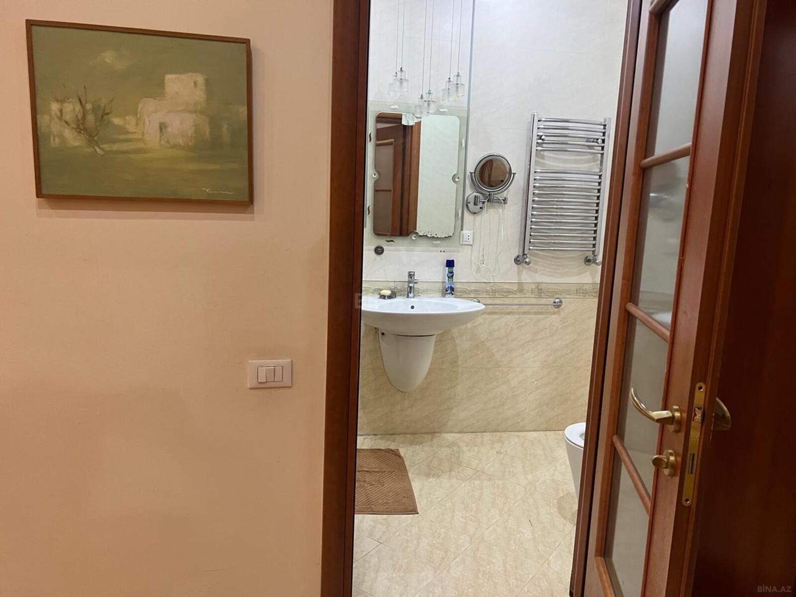4 otaqlı Yeni tikili, Elmlər Akademiyası m., Bakı