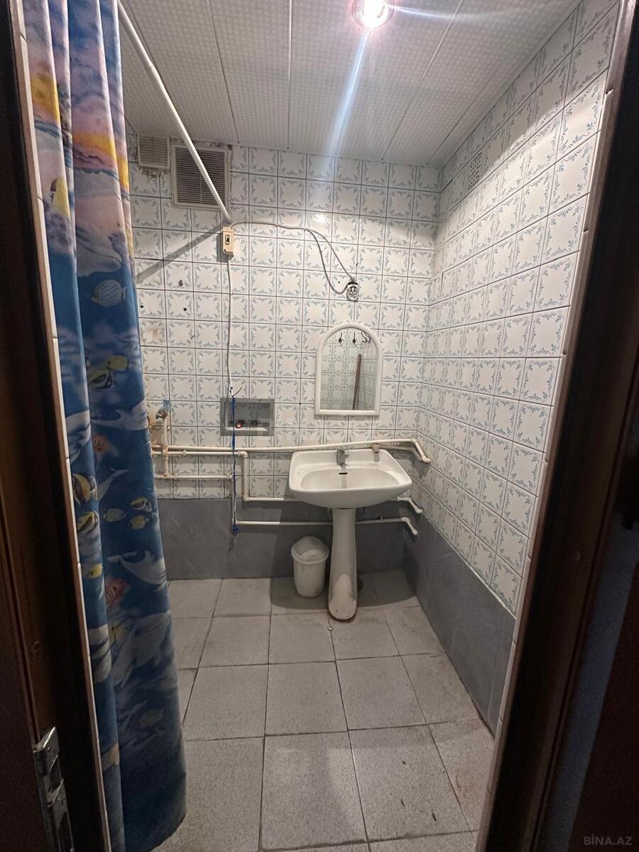 3 otaqlı Köhnə tikili, Elmlər Akademiyası m., Bakı
