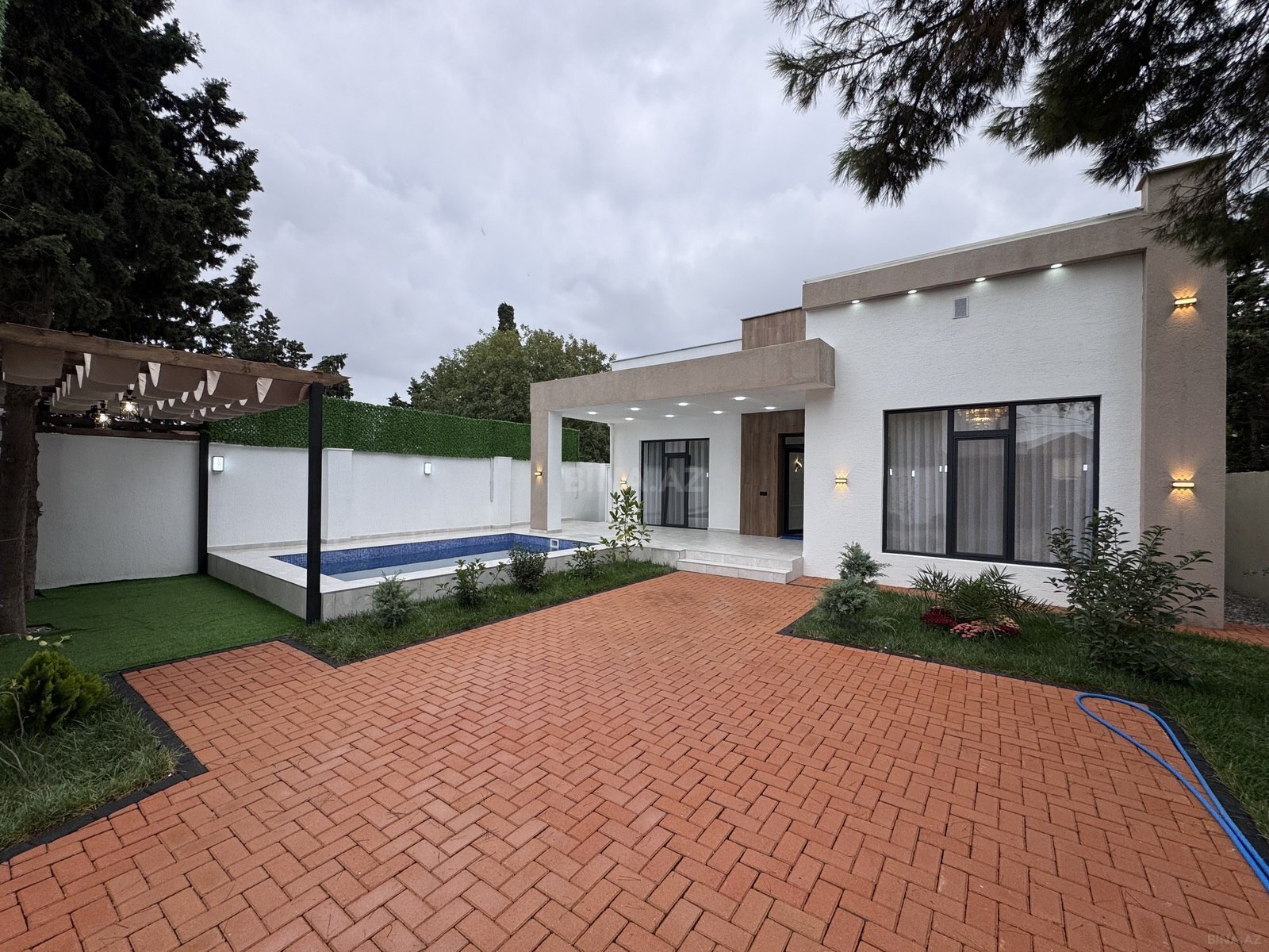 4 otaqlı Həyət evi/Bağ evi, Şüvəlan q., Bakı