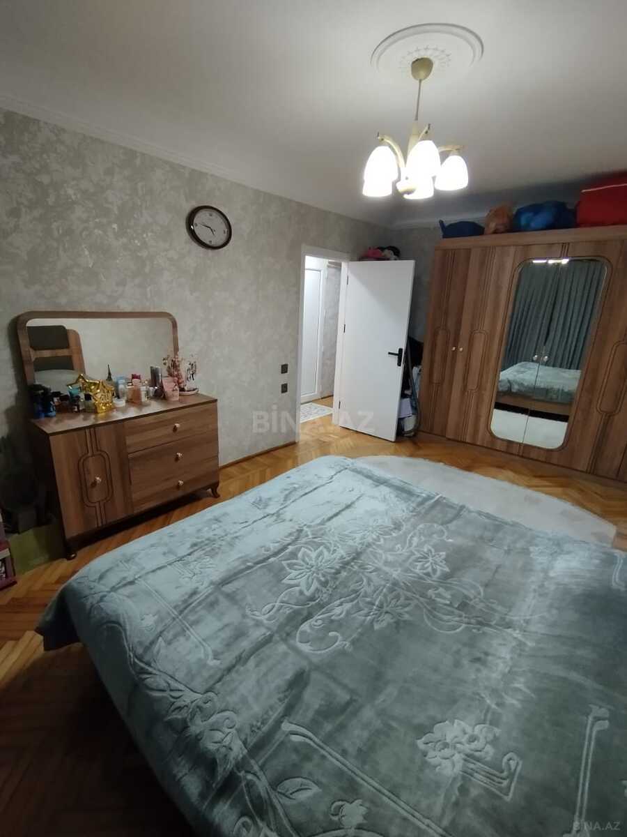 3 otaqlı Köhnə tikili, Həzi Aslanov m., Bakı