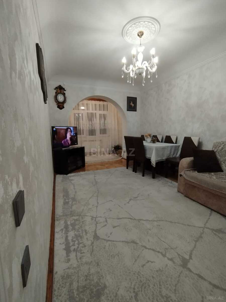 3 otaqlı Köhnə tikili, Həzi Aslanov m., Bakı