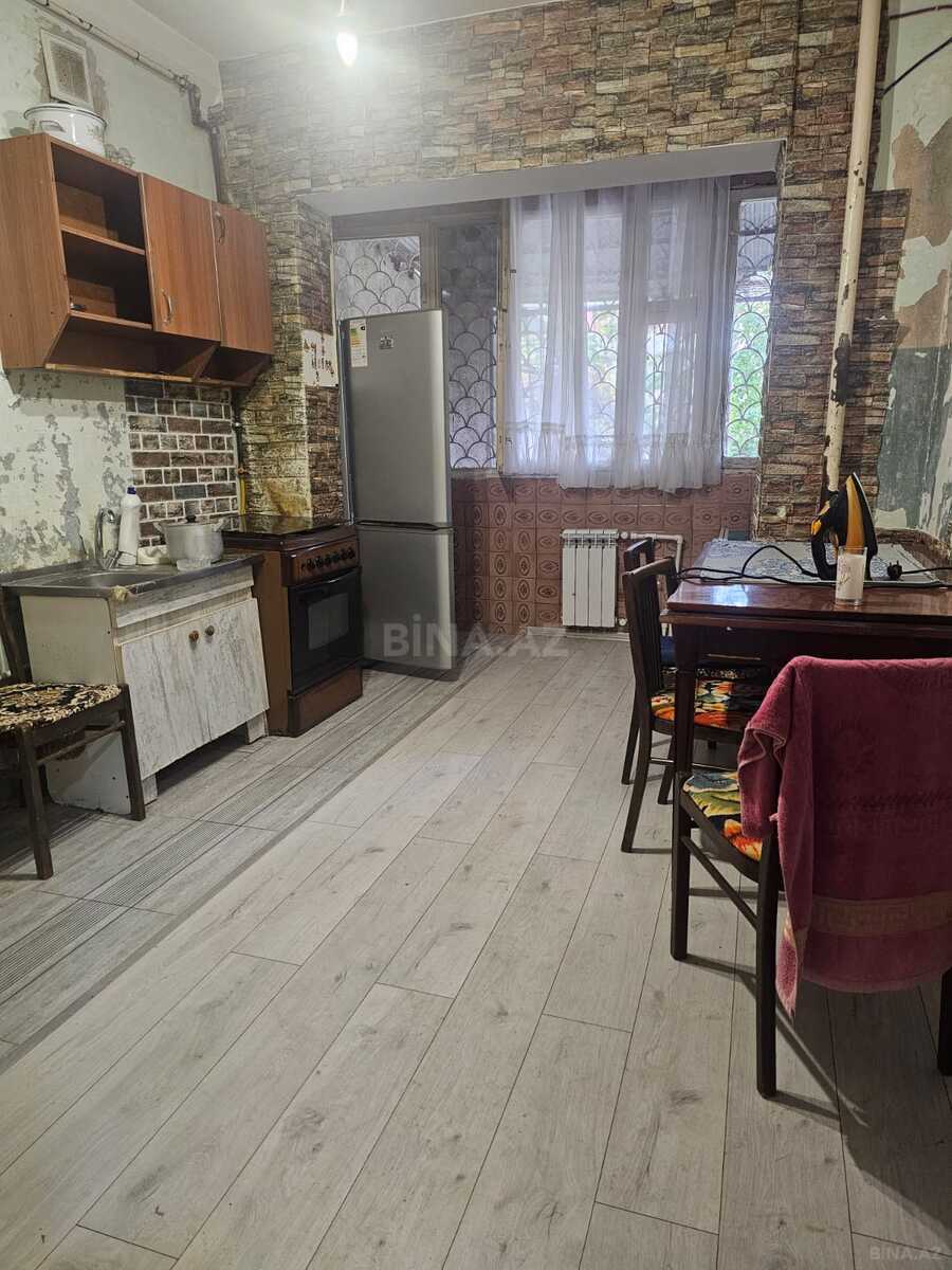 3 otaqlı Köhnə tikili, Köhnə Günəşli q., Bakı