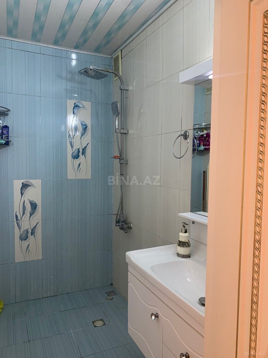 3 otaqlı Köhnə tikili, Bakıxanov q., Bakı