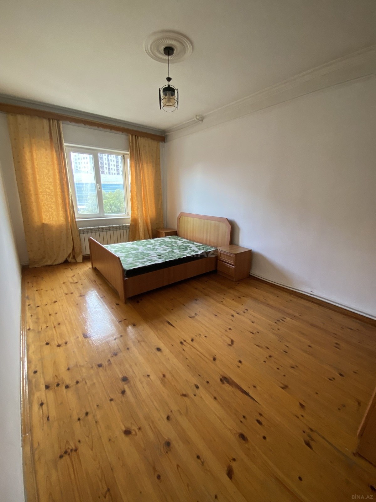 4 otaqlı Köhnə tikili, İnşaatçılar m., Bakı