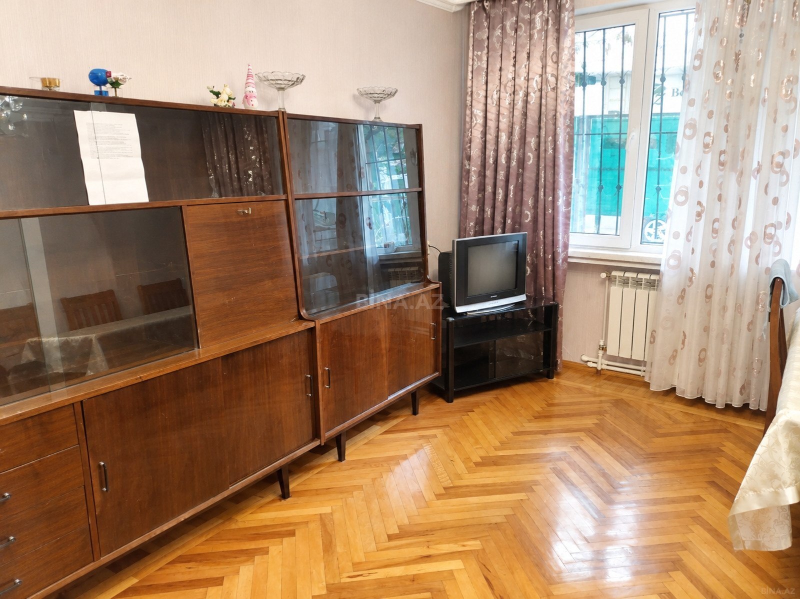 3 otaqlı Köhnə tikili, Elmlər Akademiyası m., Bakı