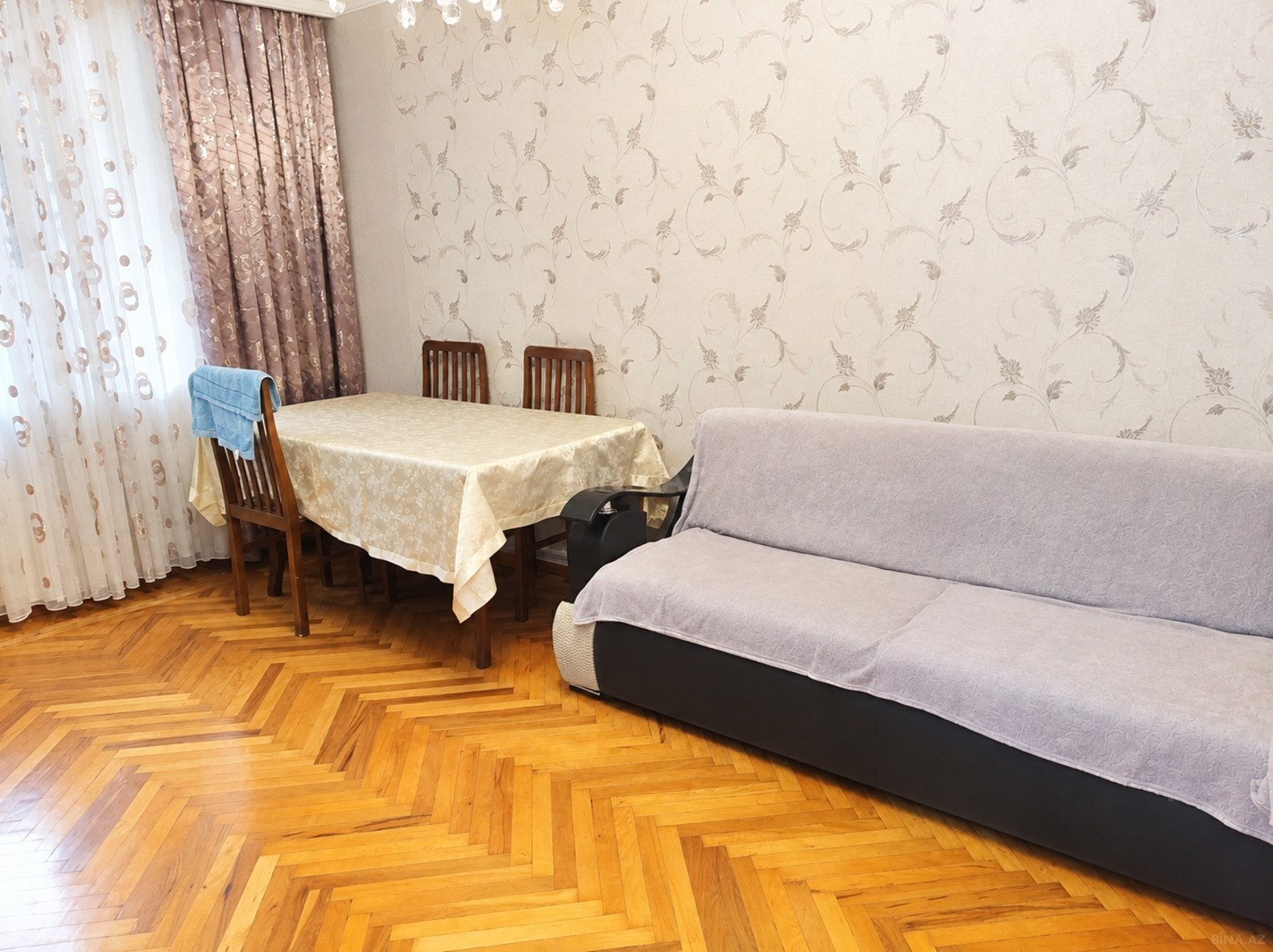 3 otaqlı Köhnə tikili, Elmlər Akademiyası m., Bakı
