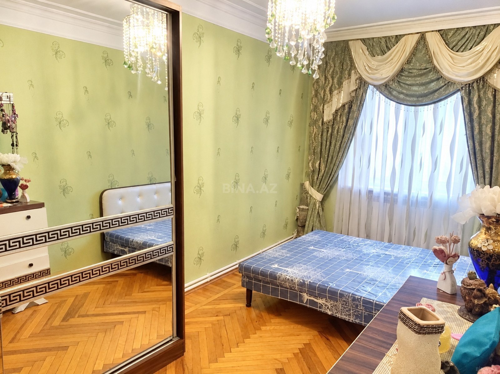 3 otaqlı Köhnə tikili, Elmlər Akademiyası m., Bakı