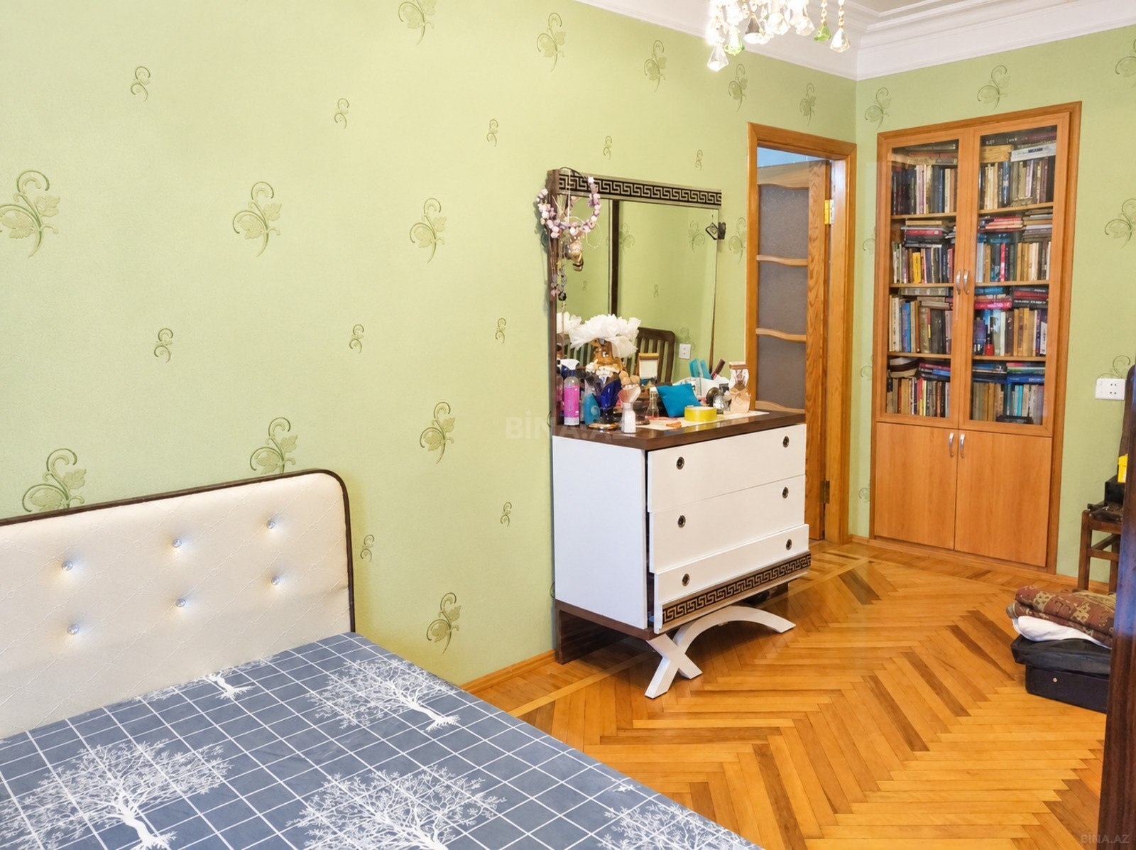 3 otaqlı Köhnə tikili, Elmlər Akademiyası m., Bakı