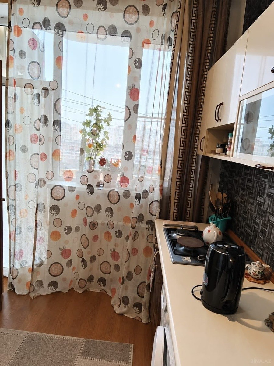 2 otaqlı Köhnə tikili, Əhmədli m., Bakı