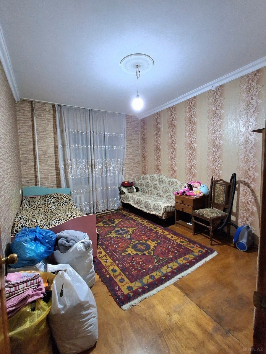 5 otaqlı Köhnə tikili, Xalqlar Dostluğu m., Bakı