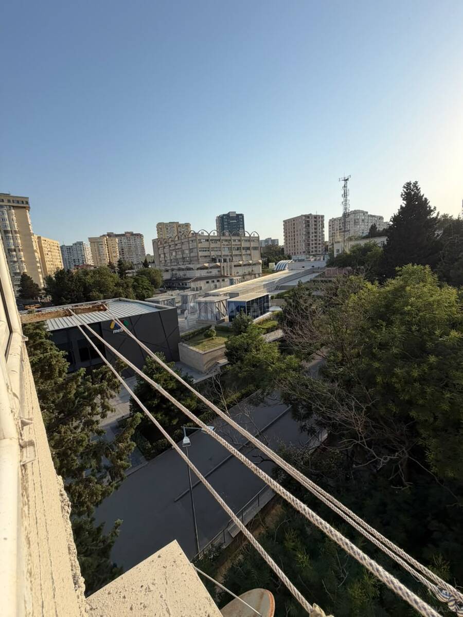 2 otaqlı Köhnə tikili, Memar Əcəmi m., Bakı