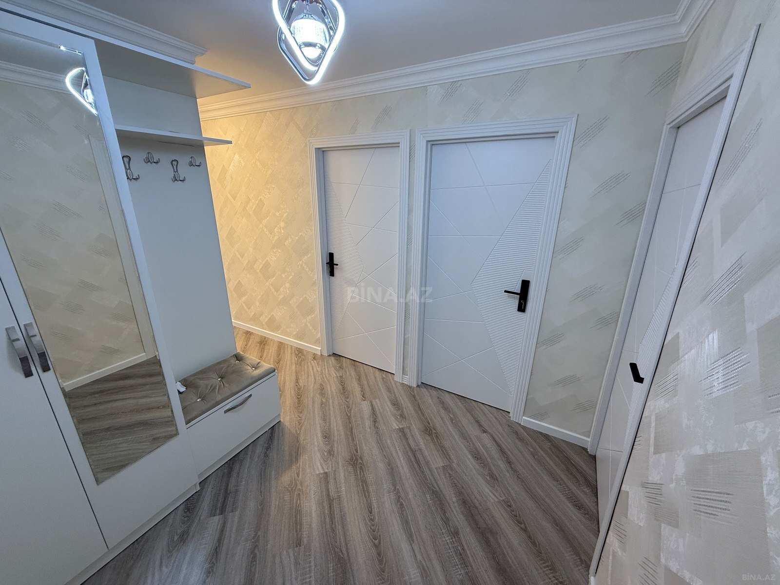 3 otaqlı Köhnə tikili, Neftçilər m., Bakı