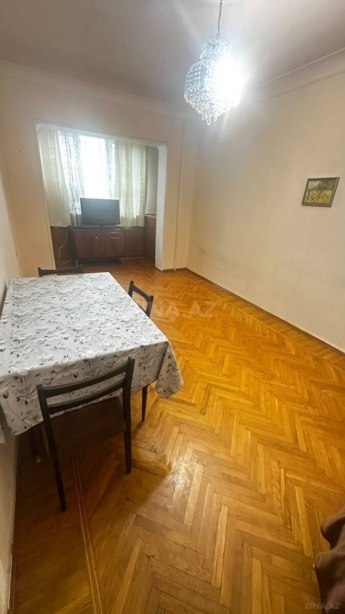 4 otaqlı Köhnə tikili, Elmlər Akademiyası m., Bakı