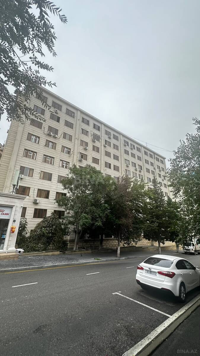 4 otaqlı Köhnə tikili, Elmlər Akademiyası m., Bakı