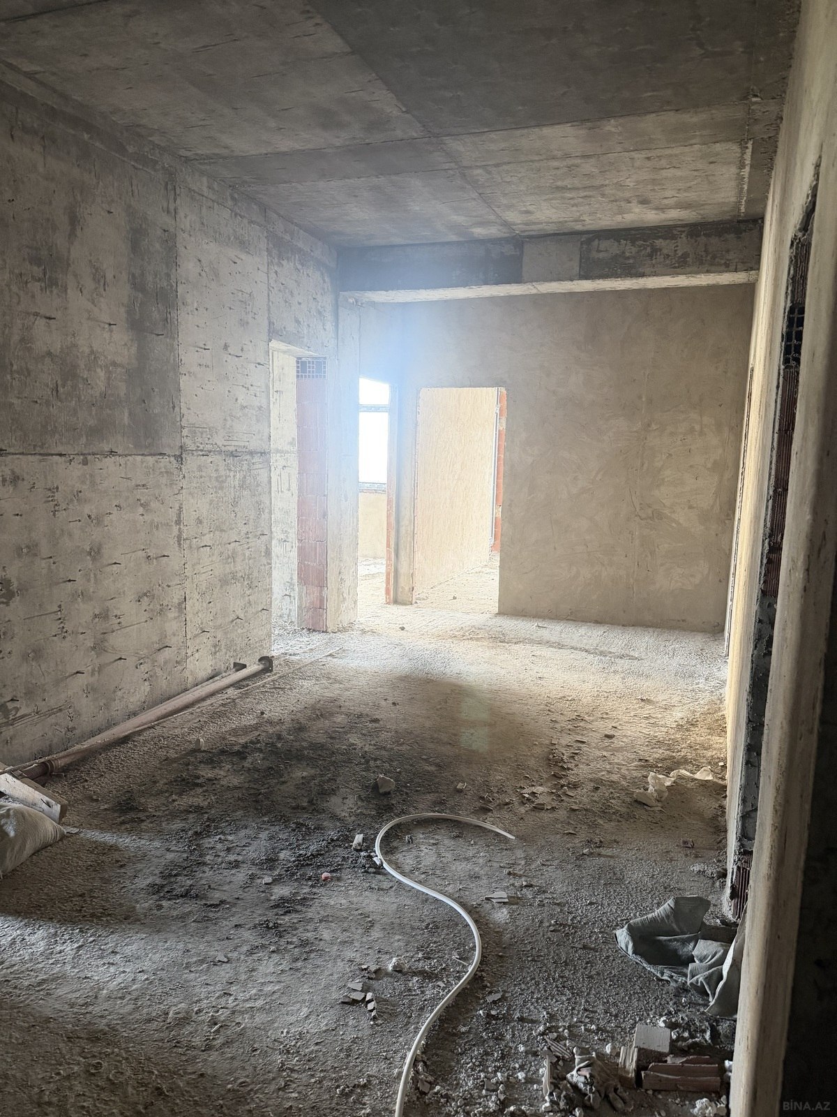 4 otaqlı Yeni tikili, Memar Əcəmi m., Bakı